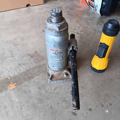 6 TON HYDRAULIC BOTTLE JACK, BRAUN MULTI POSITION MAGNETIC FLASHLIGHT