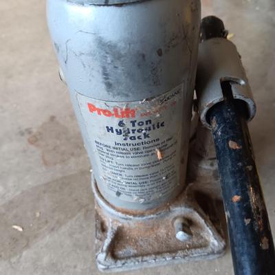 6 TON HYDRAULIC BOTTLE JACK, BRAUN MULTI POSITION MAGNETIC FLASHLIGHT