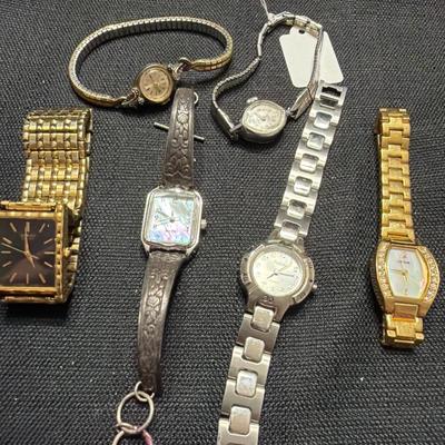 Sale Photo Thumbnail #178: Lot of 6 Ladies Watches
Vintage and newer Polini, Lorus, Seiko,