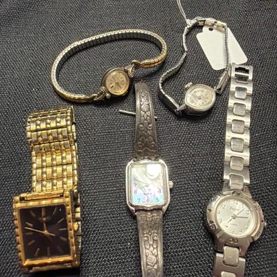 Sale Photo Thumbnail #177: Lot of 6 Ladies Watches
Vintage and newer Polini, Lorus, Seiko,