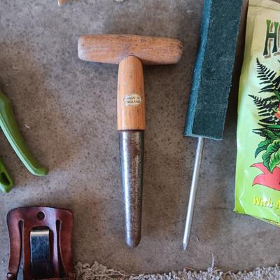 NEW TIKI TORCHES, WEED & FEED, INSECT KILLER, METAL BUTTERFLY AND MORE