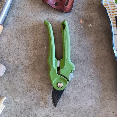 NEW TIKI TORCHES, WEED & FEED, INSECT KILLER, METAL BUTTERFLY AND MORE