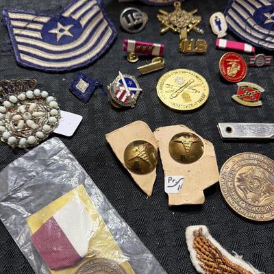 Sale Photo Thumbnail #185: Military, Patches, Pins, Awards