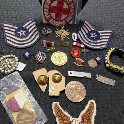 Sale Photo Thumbnail #183: Military, Patches, Pins, Awards