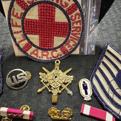 Sale Photo Thumbnail #187: Military, Patches, Pins, Awards