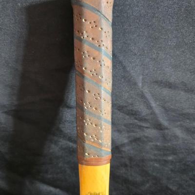 Sporting items - Volley balls - Vintage Tennis racquets - Golf balls and more