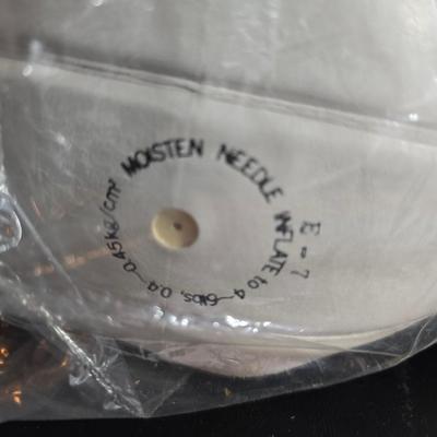 Sporting items - Volley balls - Vintage Tennis racquets - Golf balls and more