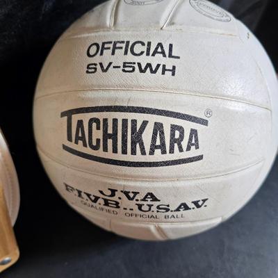 Sporting items - Volley balls - Vintage Tennis racquets - Golf balls and more