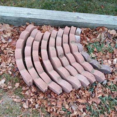 15 STRAIGHT SCALLOP 24" AND 9 CURVED SCALLOPED 25" LANDSCAPING PIECES