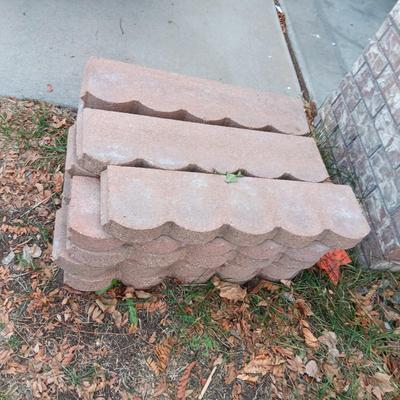 15 STRAIGHT SCALLOP 24" AND 9 CURVED SCALLOPED 25" LANDSCAPING PIECES