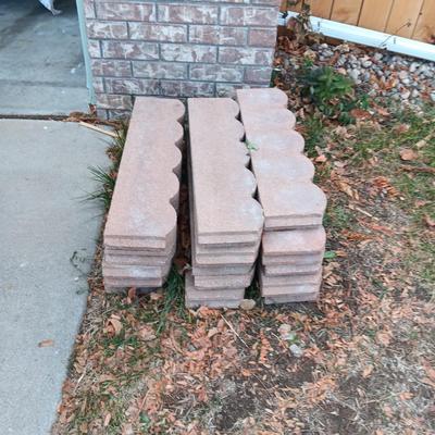 15 STRAIGHT SCALLOP 24" AND 9 CURVED SCALLOPED 25" LANDSCAPING PIECES