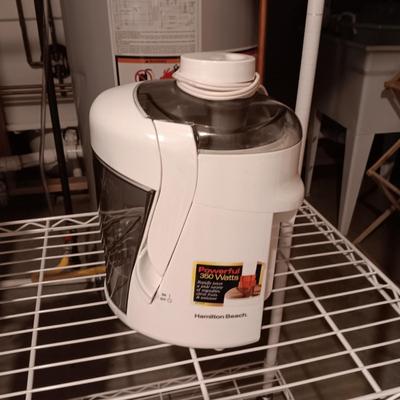 COOL MIST ULTRASONIC HUMIDIFIER AND AN ELECTRIC JUICER