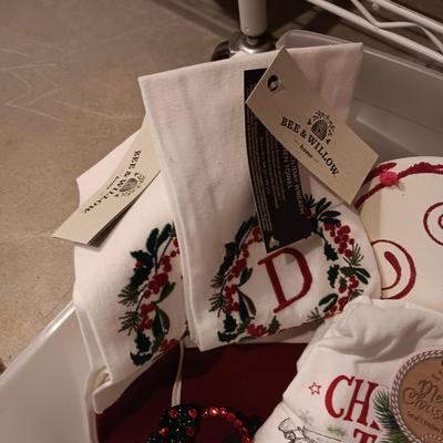 NEW CHRISTMAS KITCHEN TOWELS AND COFFEE MUGS WITH CHOCOLATES
