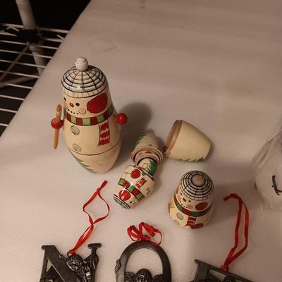 NESTING SNOWMEN, SNOWMAN CANDLE AND "NOEL" PEWTER ORNAMENTS
