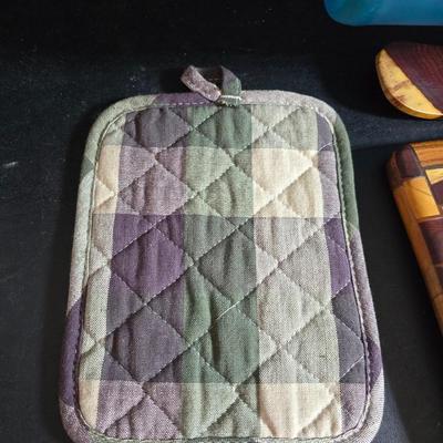 Cheese & Wine - Mesquite Wooden wine holder - with end grain cutting board and more