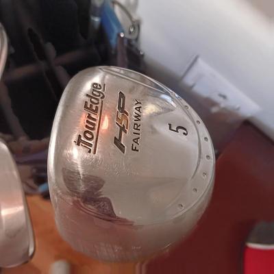 SET OF MEN'S TOUR EDGE GOLF CLUBS AND ADAMS GOLF BAG