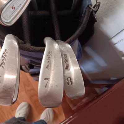 SET OF MEN'S TOUR EDGE GOLF CLUBS AND ADAMS GOLF BAG