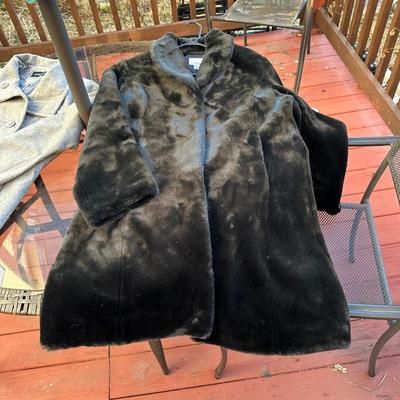 Sale Photo Thumbnail #138: Pristine/brand new condition. Medium in size.