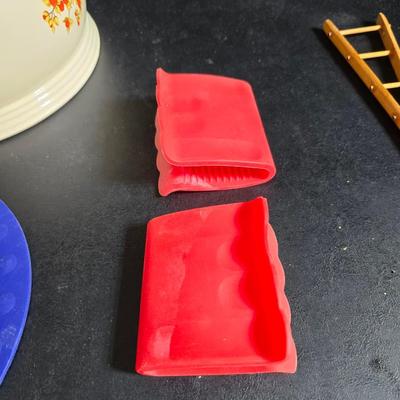 Cambridge covered casserole dish in the "Bittersweet" pattern - Orgreenic frying pan - silicone hot pads - kitchen towels and more