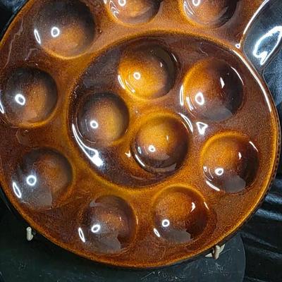 Vintage Saint-Clément French Majolica Snail Server – Model 1653 – Hand-Glazed Caramel Brown Escargot Plate – Mid-Century French Faience