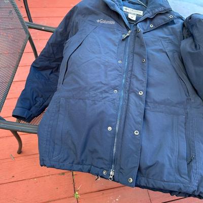 Sale Photo Thumbnail #407: Men's Northern Utilizer II jacket in navy blue with a fleece lining in medium size.