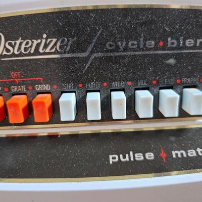 Osterizer pulse matic multi speed blender with extra pitcher and some juice / drink storage containers