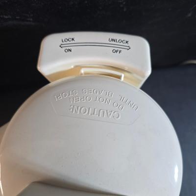 Sunbeam Oskar food processor - Assortment of kitchen utensils - strainer - and more