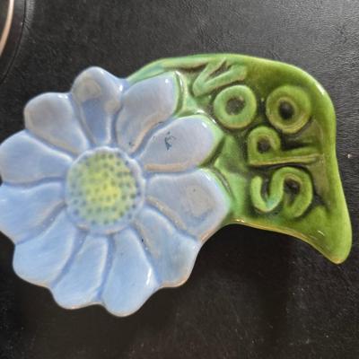 Sunbeam Oskar food processor - Assortment of kitchen utensils - strainer - and more