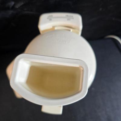 Sunbeam Oskar food processor - Assortment of kitchen utensils - strainer - and more