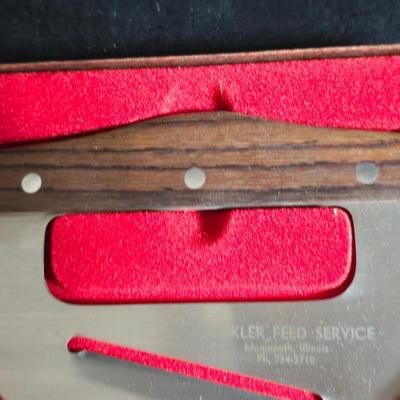 Winkler feed service utensils - Ulu knife - Turning fork - Carving set and a large scoop spoon all with wooden handles