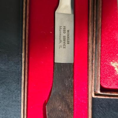 Winkler feed service utensils - Ulu knife - Turning fork - Carving set and a large scoop spoon all with wooden handles