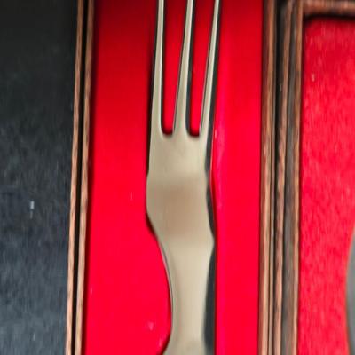 Winkler feed service utensils - Ulu knife - Turning fork - Carving set and a large scoop spoon all with wooden handles