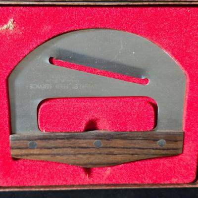 Winkler feed service utensils - Ulu knife - Turning fork - Carving set and a large scoop spoon all with wooden handles