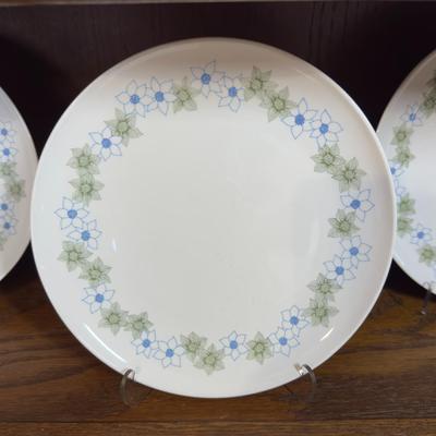 Sale Photo Thumbnail #32: Includes 6 plates 