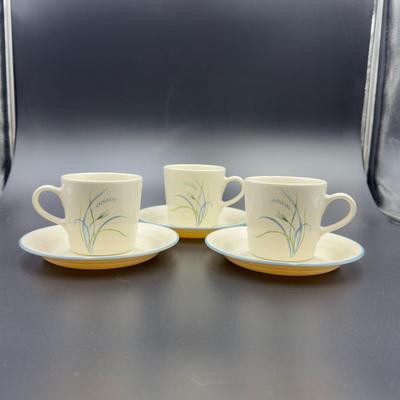 Sale Photo Thumbnail #41: Includes 4 coffee cups