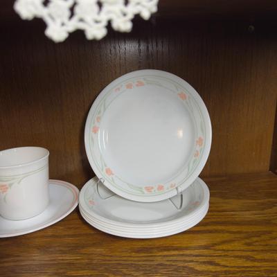 Sale Photo Thumbnail #65: Includes 4 coffee cups