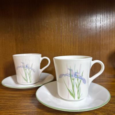 Sale Photo Thumbnail #79: Corning coffee cups 3 1/2"