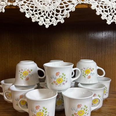 Sale Photo Thumbnail #81: Includes 13 coffee cups measuring 3" 