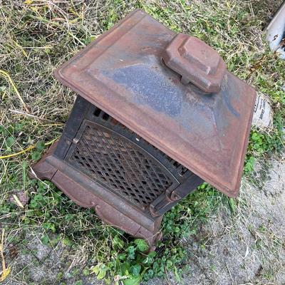 Rustic cast iron Outdoor grated fire pit
