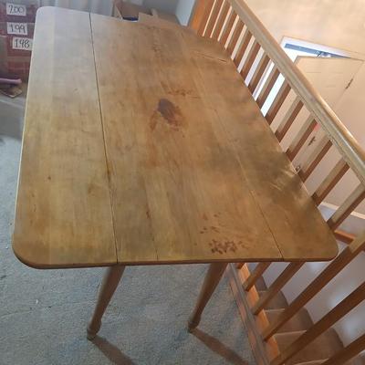 Drop leaf Harvest table Antique Salem Maple