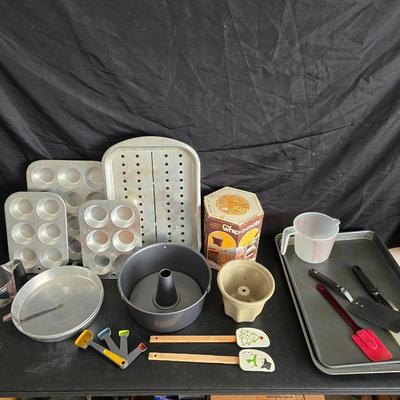 Baking pans - cookie sheets - Whip-o-Matic machine - bundt pans - cupcake pans and more baking items
