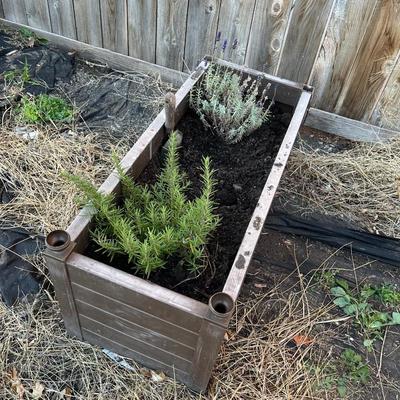 2 garden flower bed boxes