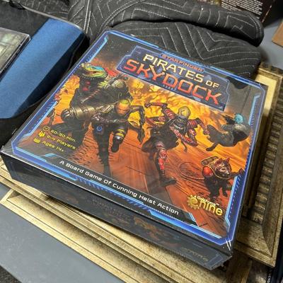 Starfinder pirates of skydock board game