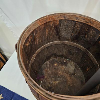 U.S. Flags & Americana Items (LR-JS)