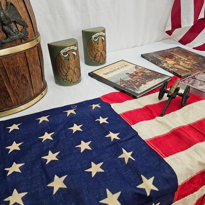 U.S. Flags & Americana Items (LR-JS)