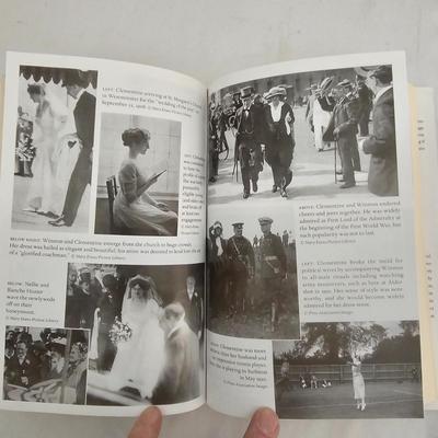 Winston Churchill Books & History (LR-JS)