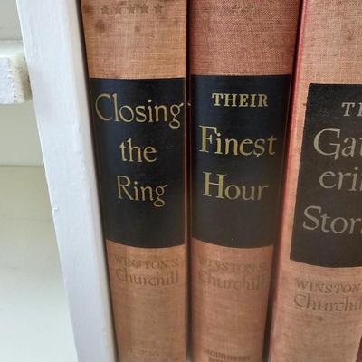 Winston Churchill Books & History (LR-JS)