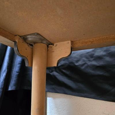 60" Long table - does not fold up