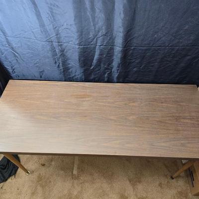 60" Long table - does not fold up