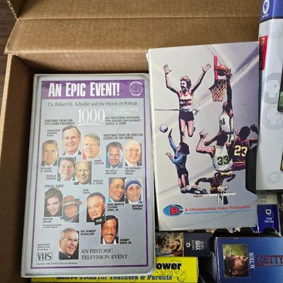 Large variety of movies on VHS tape - some great titles !